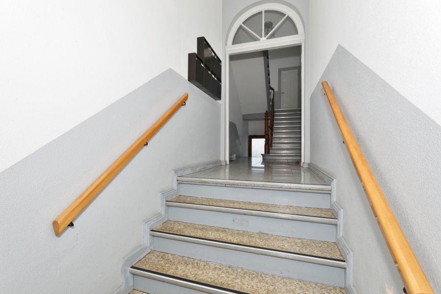 Eingangsbereich mit Treppenhaus