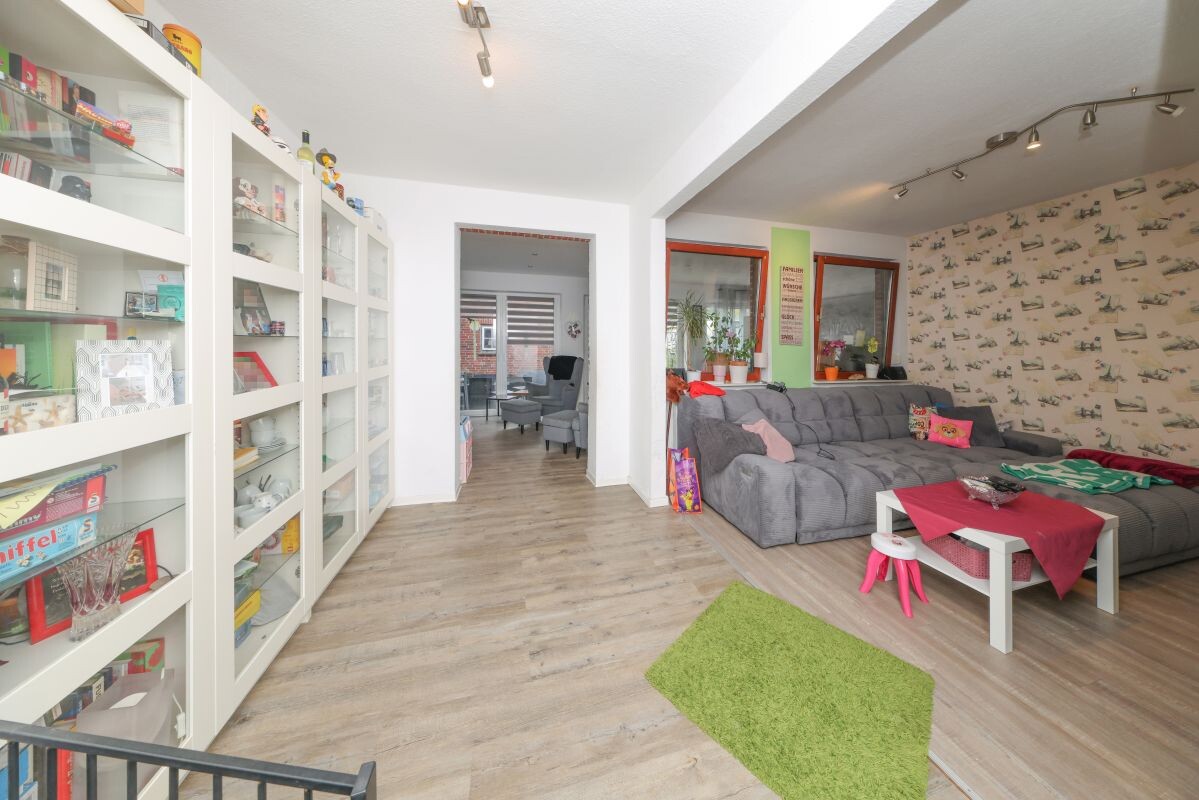 Wohnzimmer mit... Wohnzimmer mit...