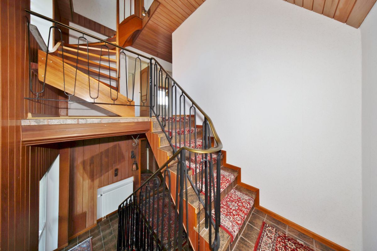 Treppenhaus im Obergeschoss Treppenhaus im Obergeschoss
