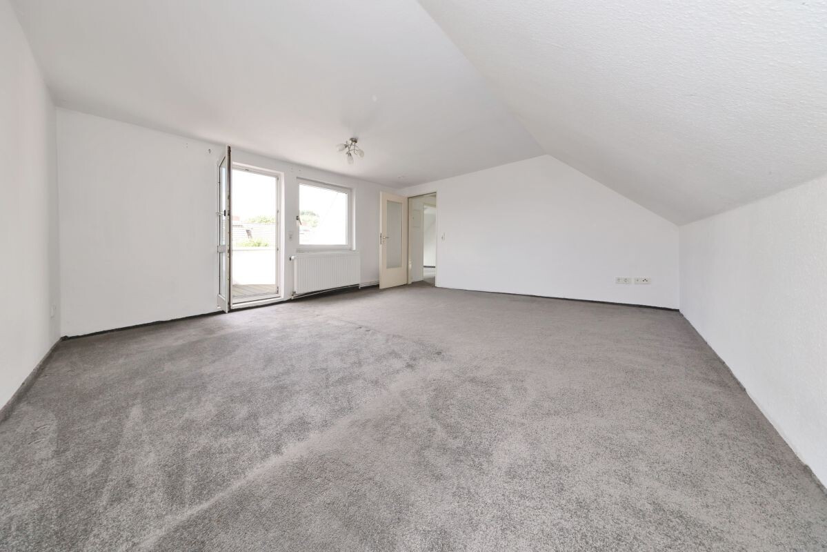 Schlafzimmer mit Zugang zur... Schlafzimmer mit Zugang zur...