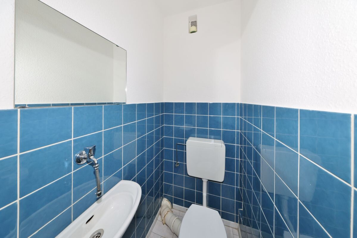WC WC