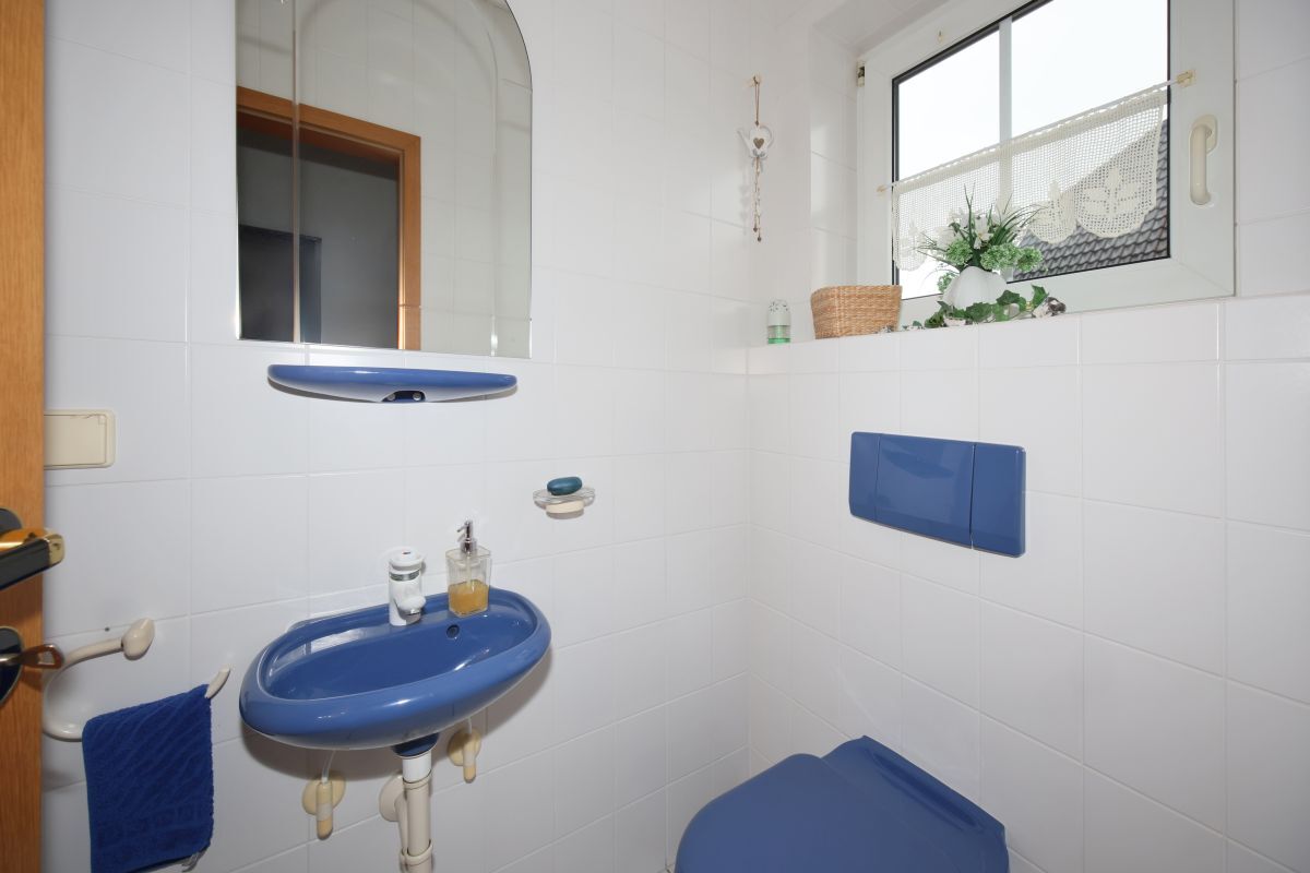 WC WC