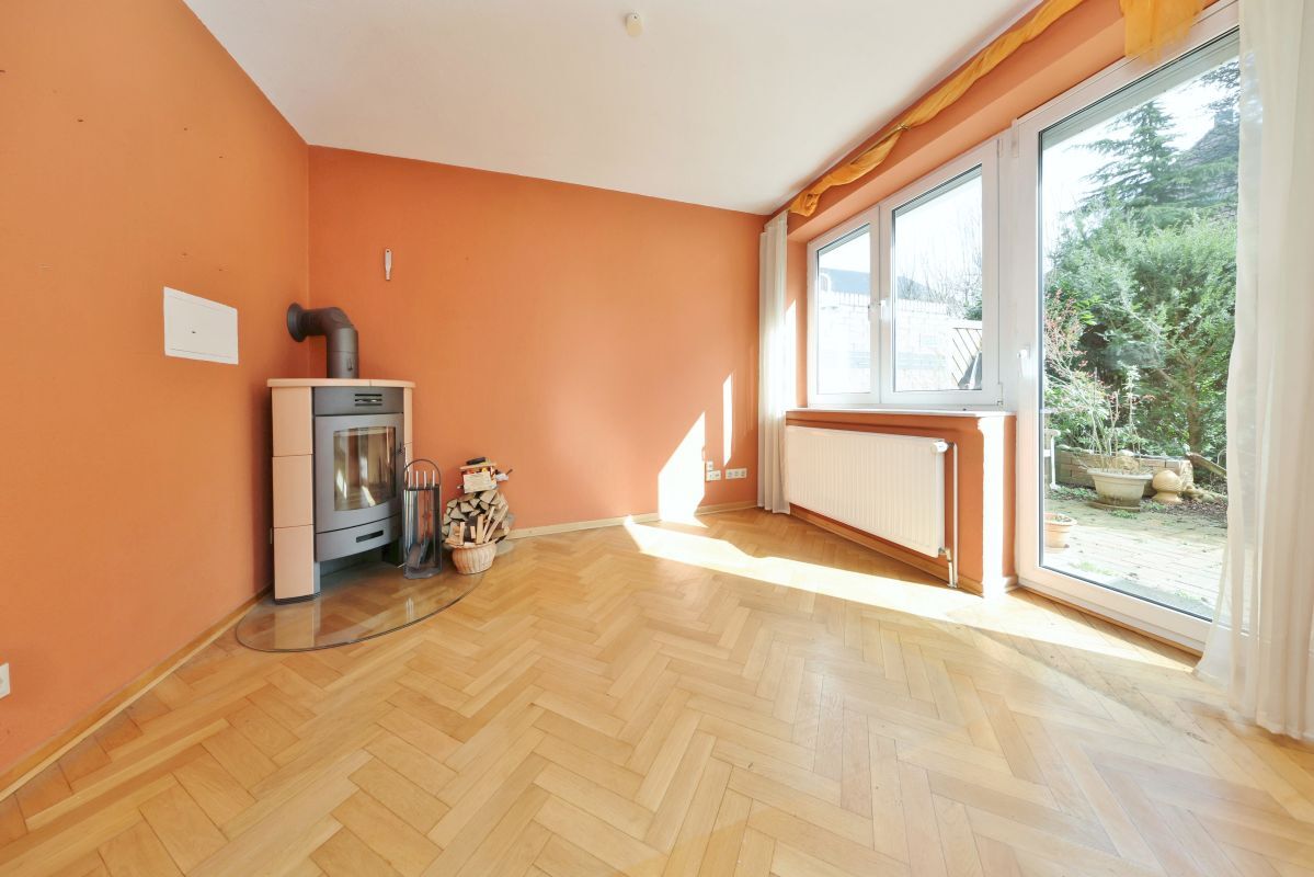 Wohnzimmer mit Zugang zur... Wohnzimmer mit Zugang zur...