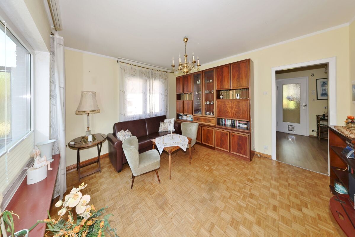 Wohnzimmer mit Zugang zur... Wohnzimmer mit Zugang zur...