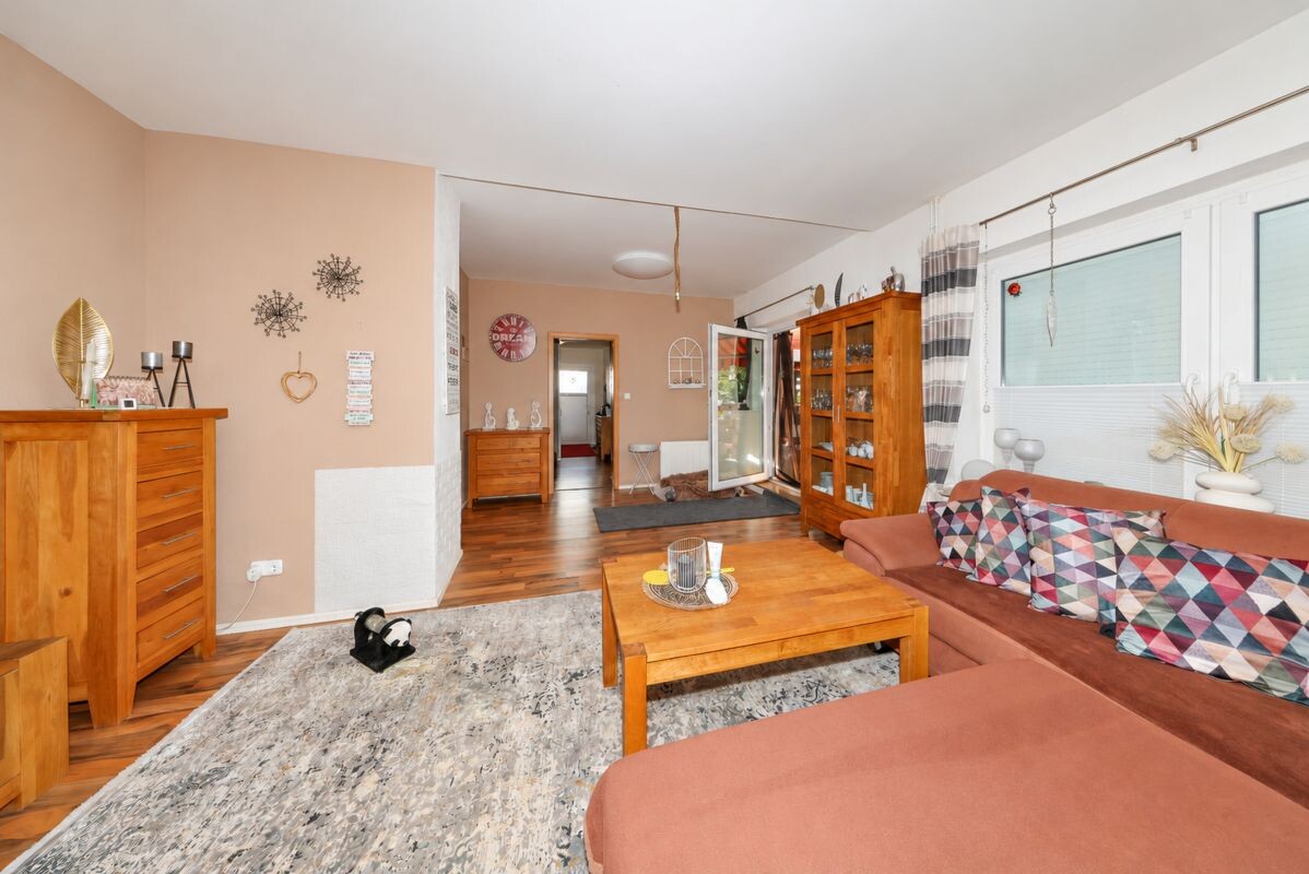 Wohnzimmer mit... Wohnzimmer mit...