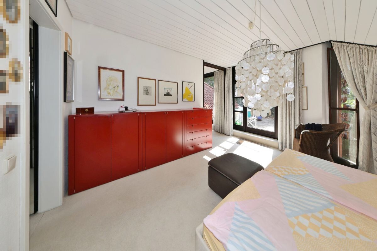 Schlafzimmer mit Zugang zur... Schlafzimmer mit Zugang zur...