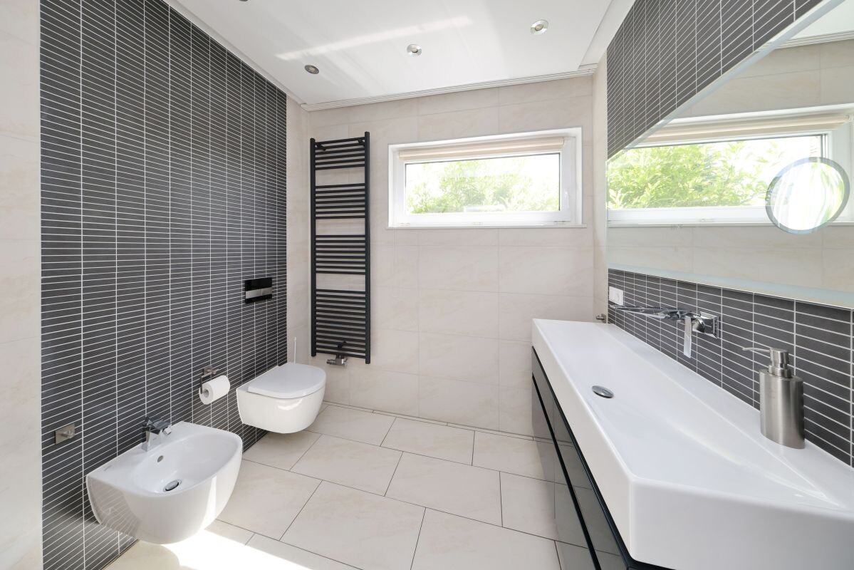 Exklusives Badezimmer mit... Exklusives Badezimmer mit...