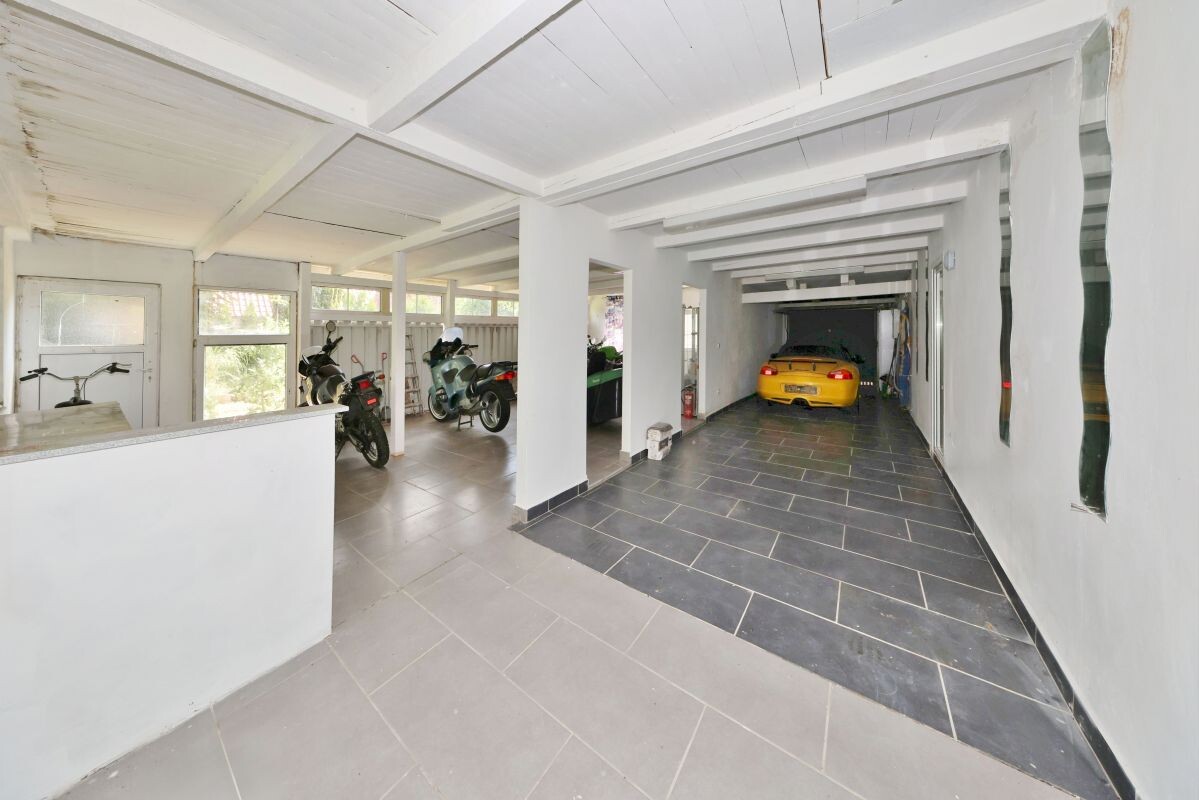 ...Garage ...Garage