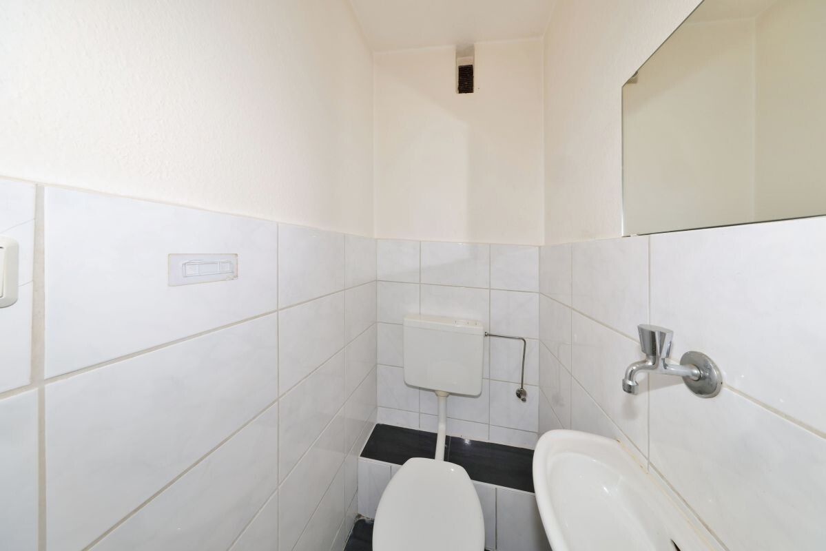 WC WC