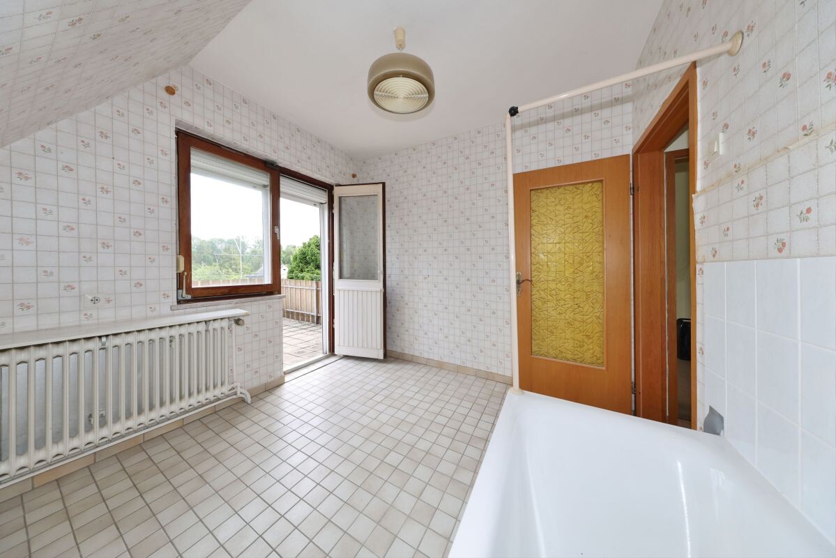 Wannenbad mit Zugang zur... Wannenbad mit Zugang zur...