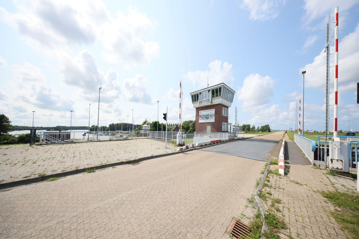Straßenansicht Straßenansicht