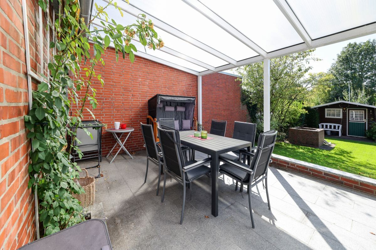 überdachte Hochterrasse überdachte Hochterrasse