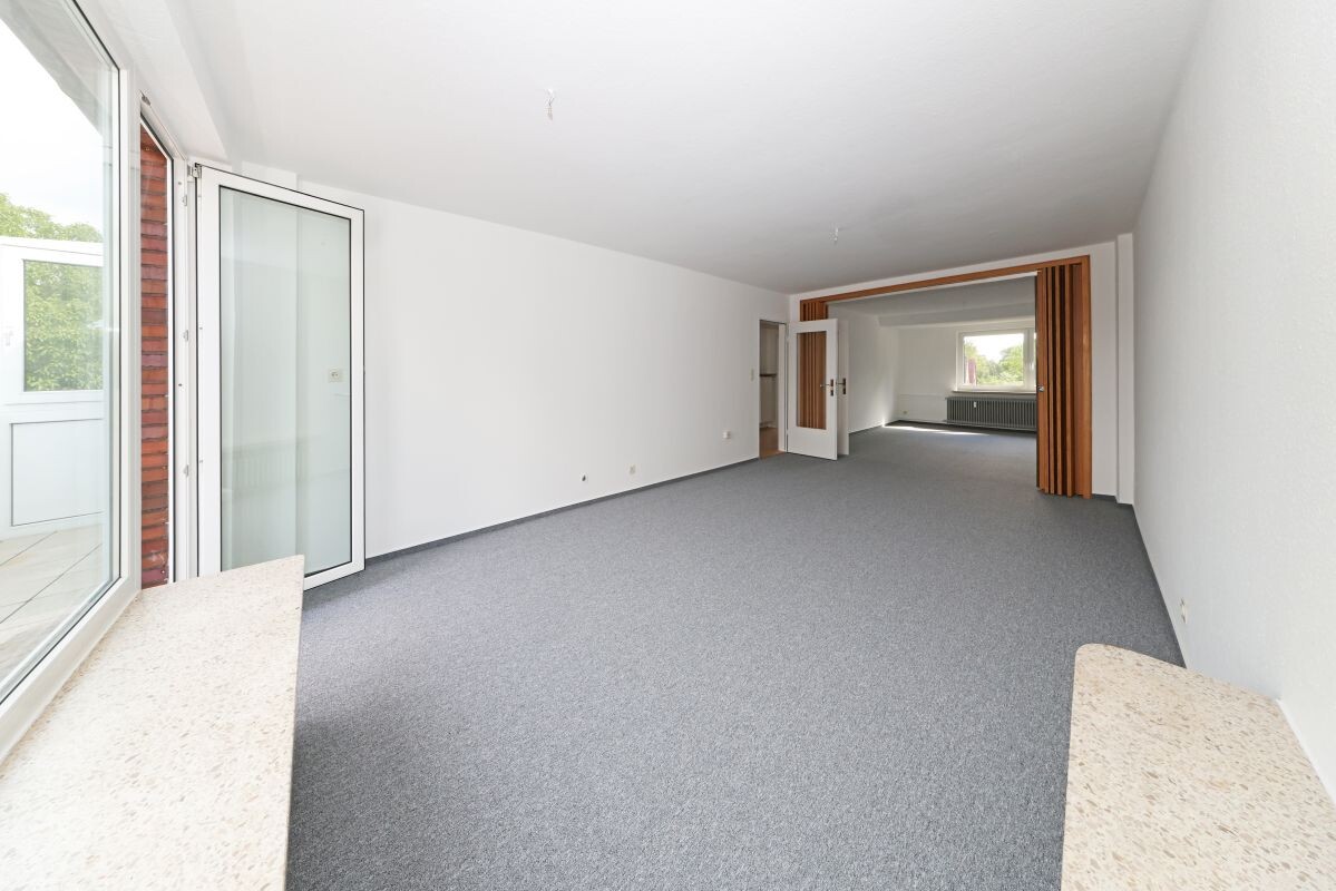 Wohn- und Esszimmer mit Zugang zum... Wohn- und Esszimmer mit Zugang zum...