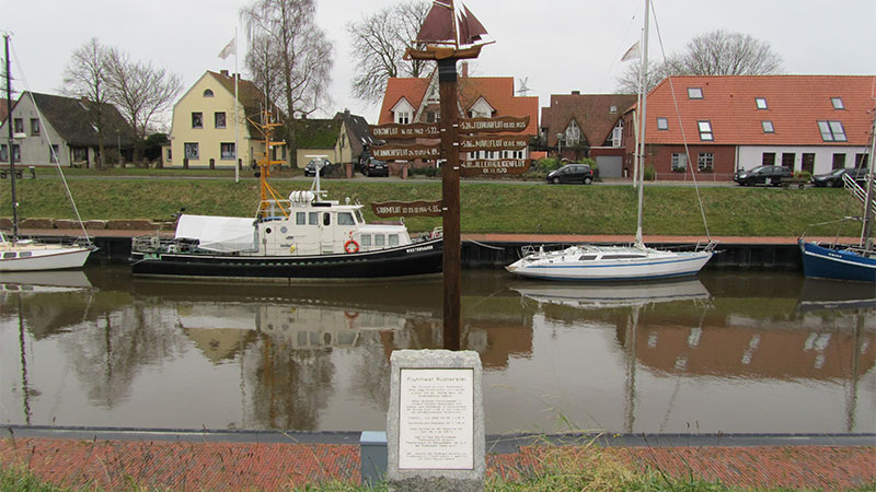 Rüstersiel - Flutmast am Hafen web